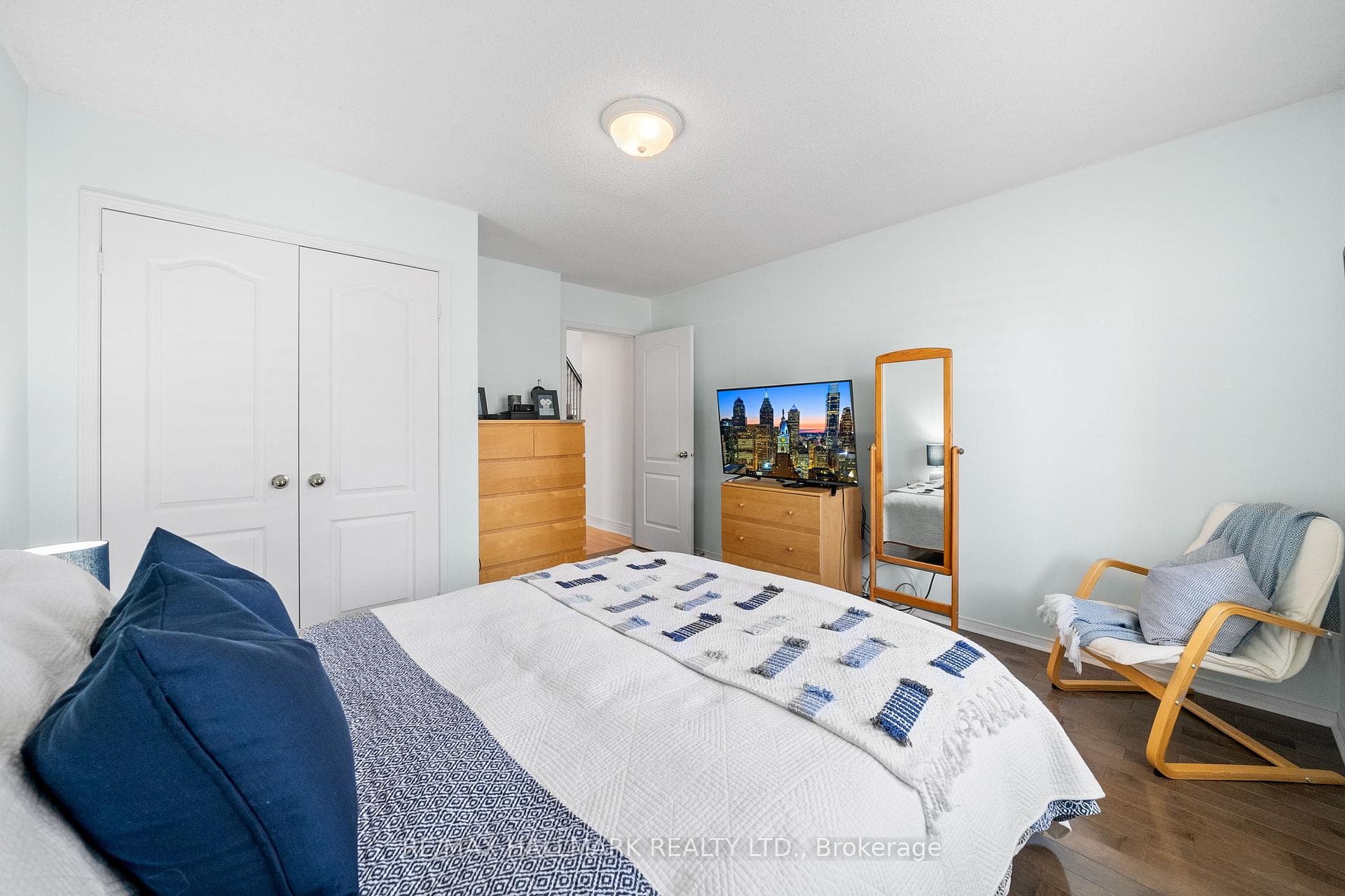 1506 Oakburn Street photo 16