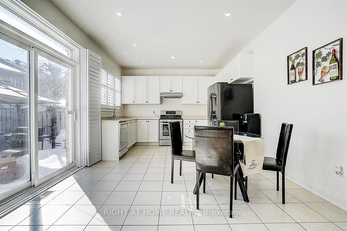 31 Waite Crescent photo 14