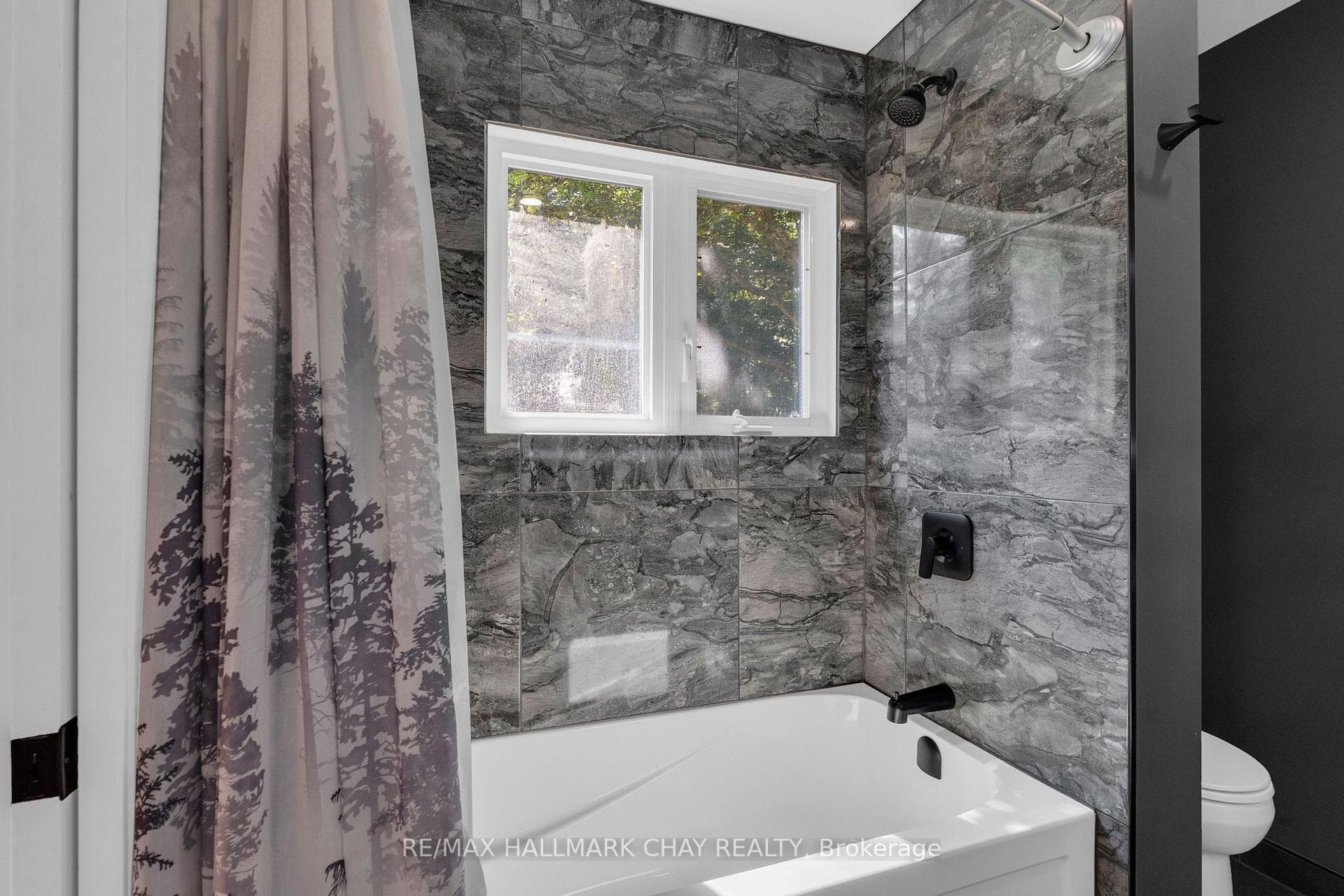 780 Marshall Road, Tiny
