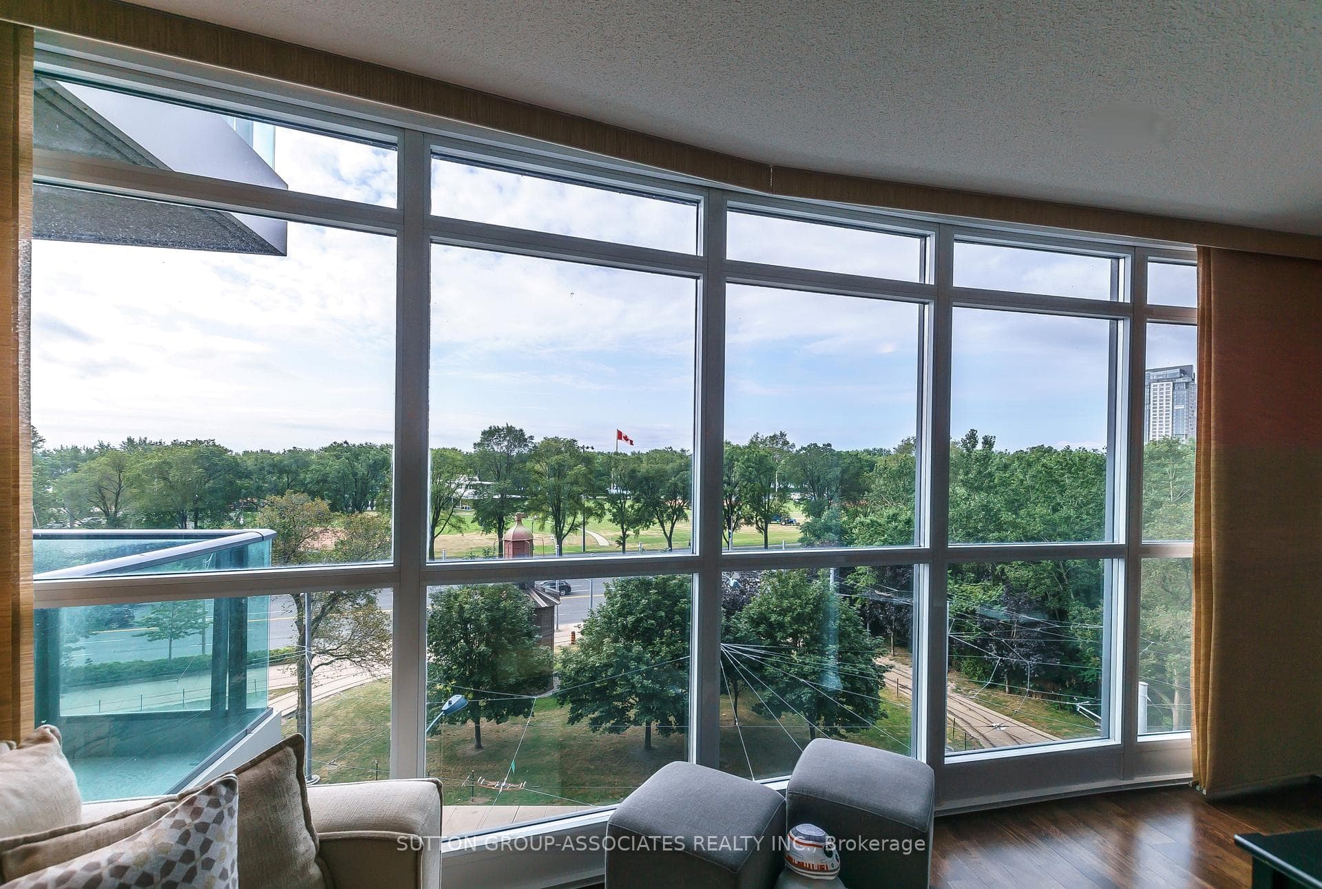 215 Fort York Boulevard Unit 507 photo 15