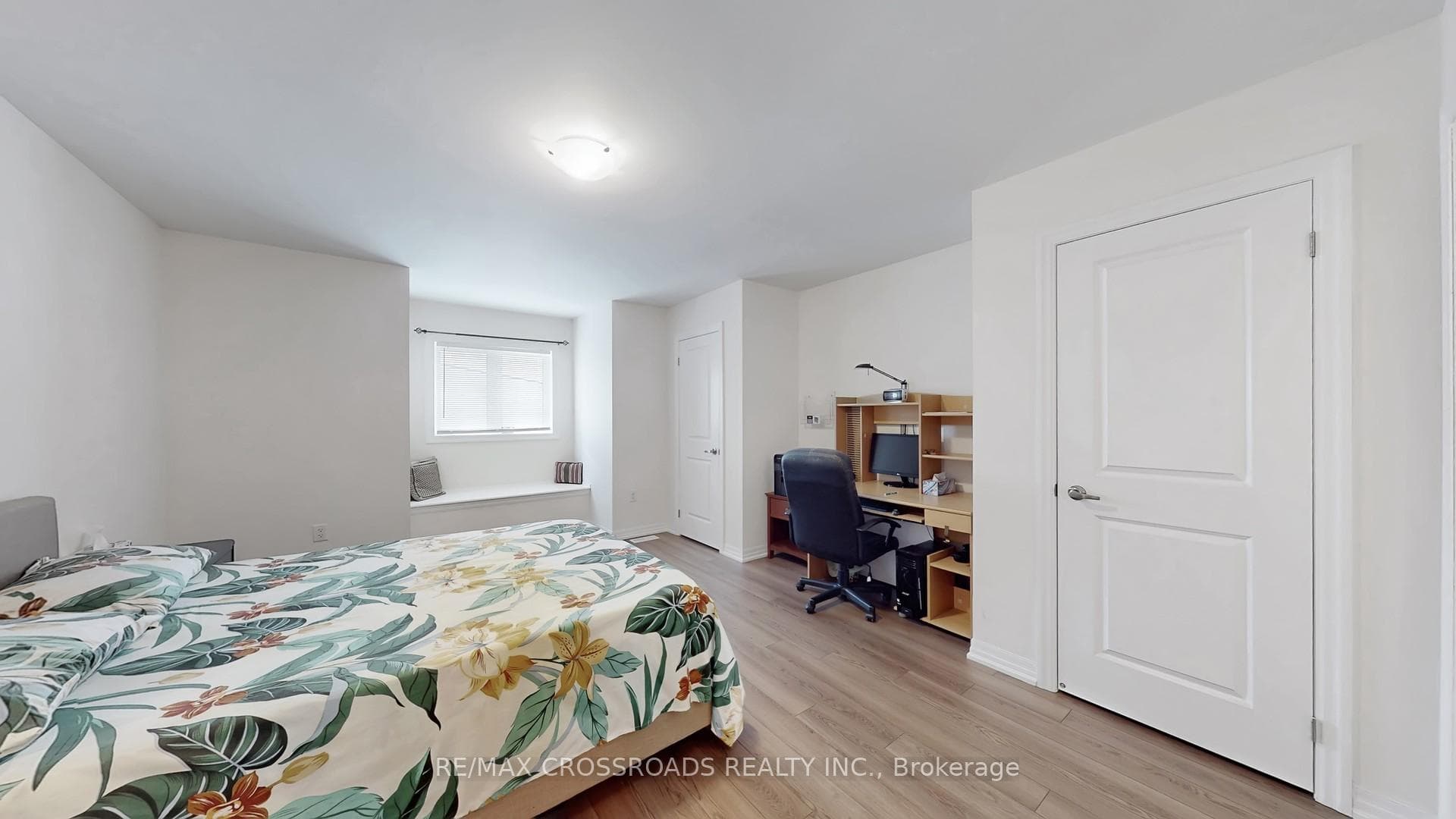 56 Dominion Crescent photo 33