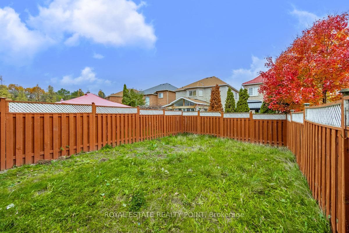 6 Martree Crescent photo 25