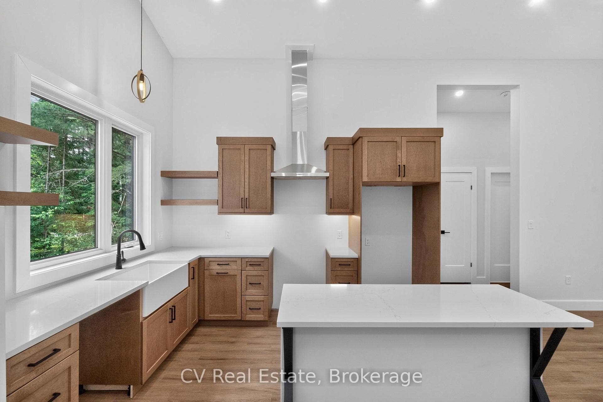 546 Balsam Chutes Road photo 6