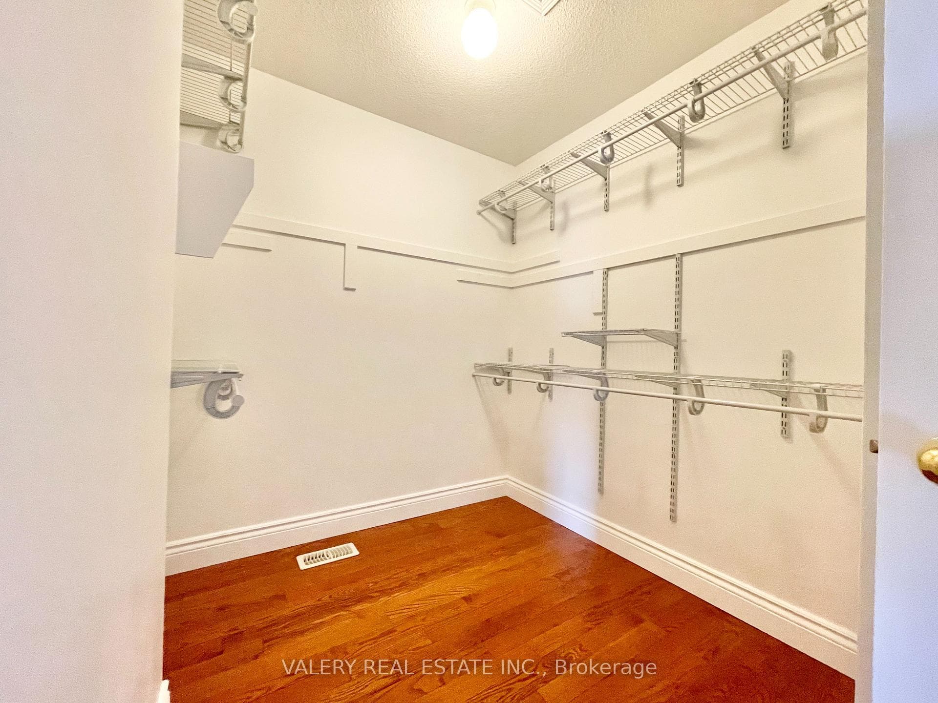 687 Blackwood Boulevard Unit 1 photo 8