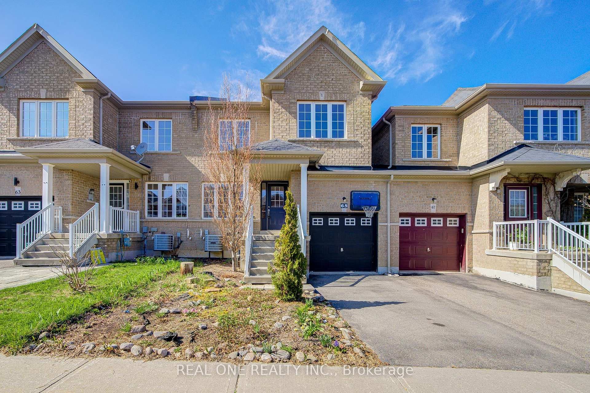 65 Westcliffe Crescent photo 1