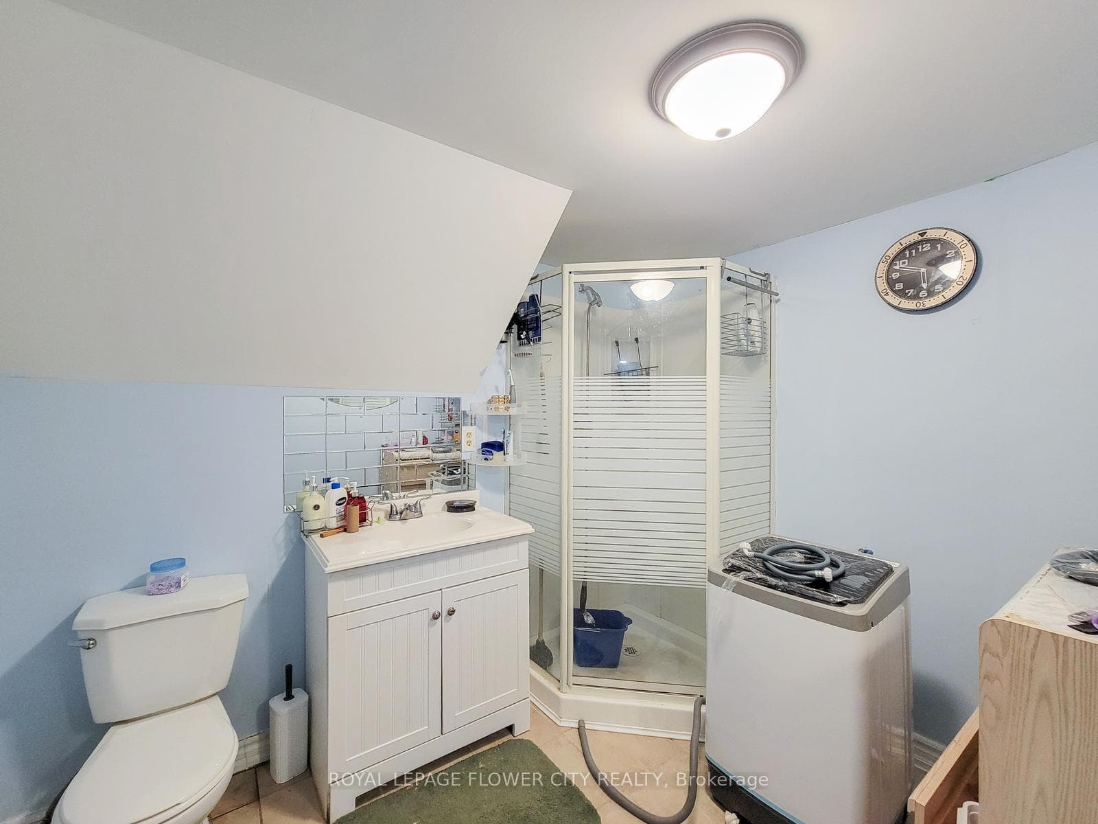 823 Queensdale Avenue photo 34