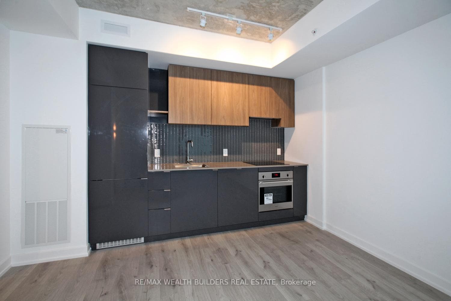 161 Roehampton Avenue Unit 529 photo 14