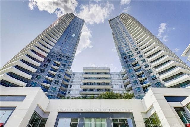 7171 Yonge Street Unit 1102 photo 1