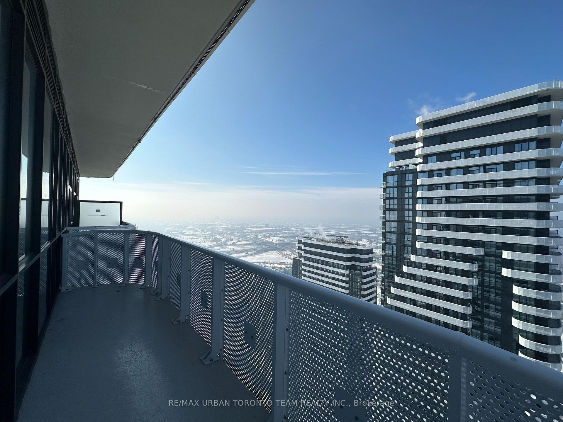 8 Interchange Way Unit PH102 photo 19