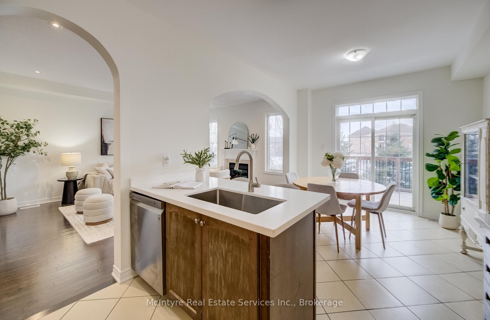 50 Naperton Drive photo 16