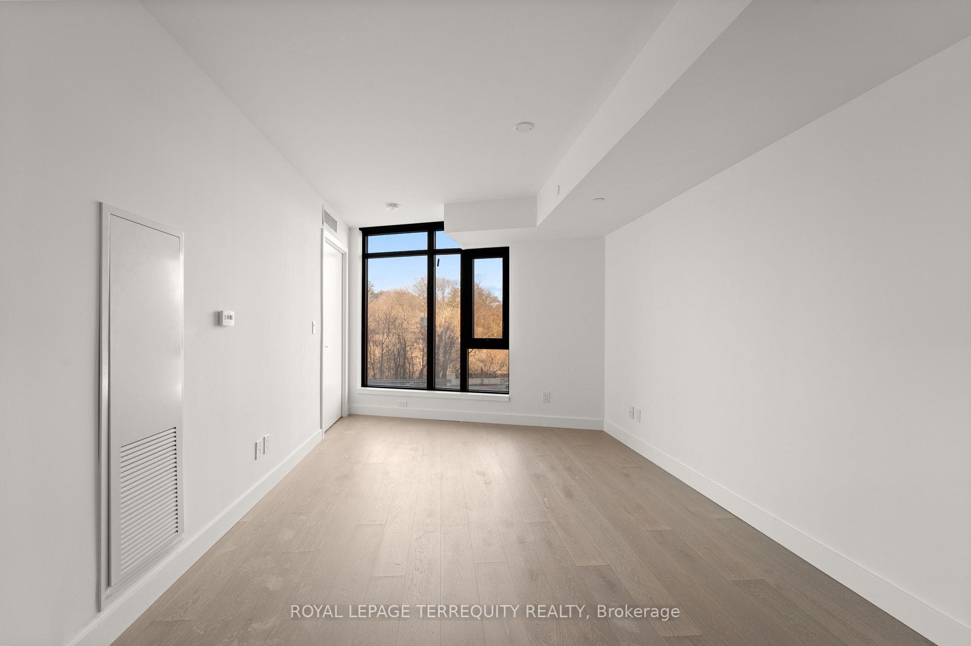 160 Kingsway Crescent Unit 213 photo 7