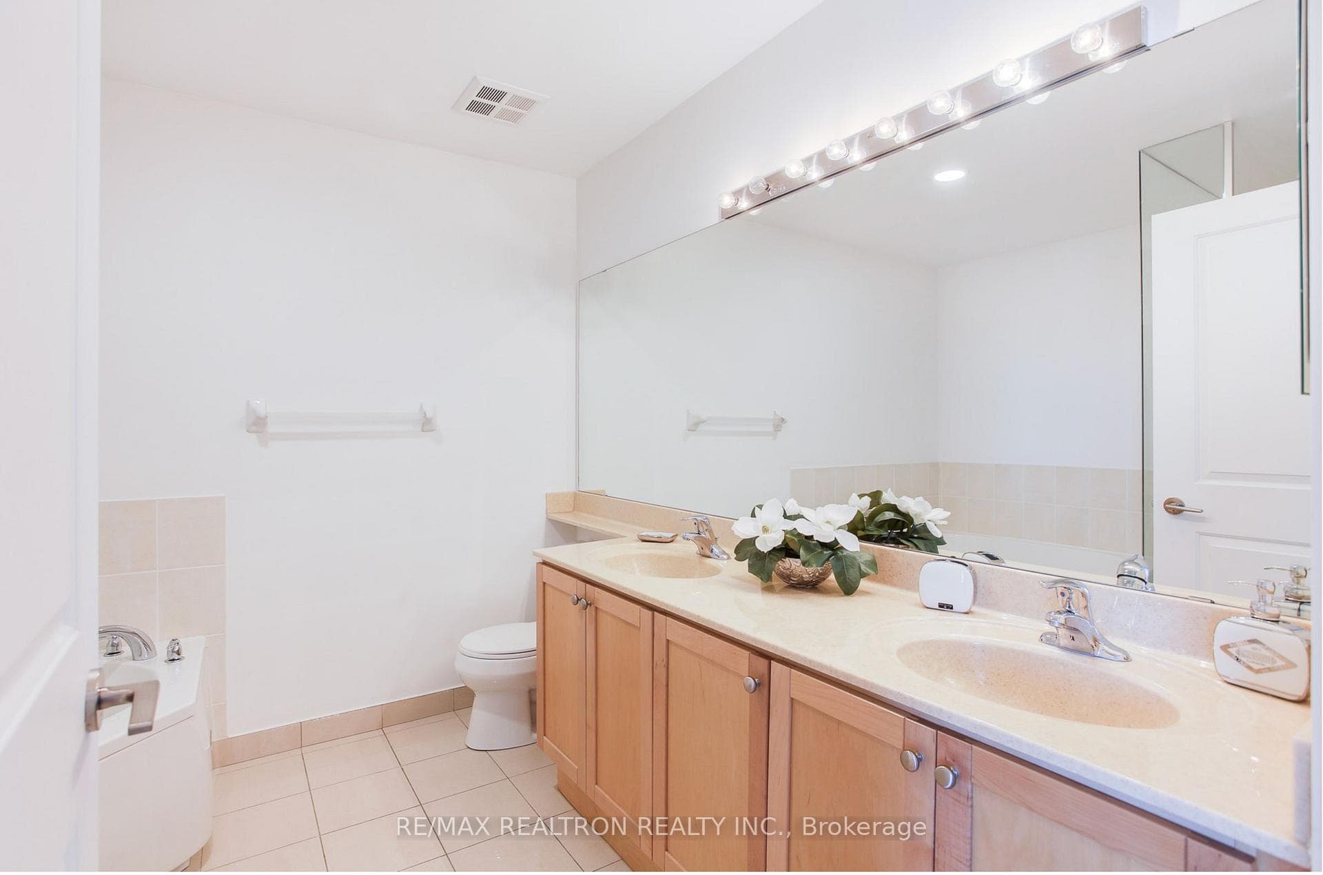 4968 Yonge Street Unit PH203 photo 23