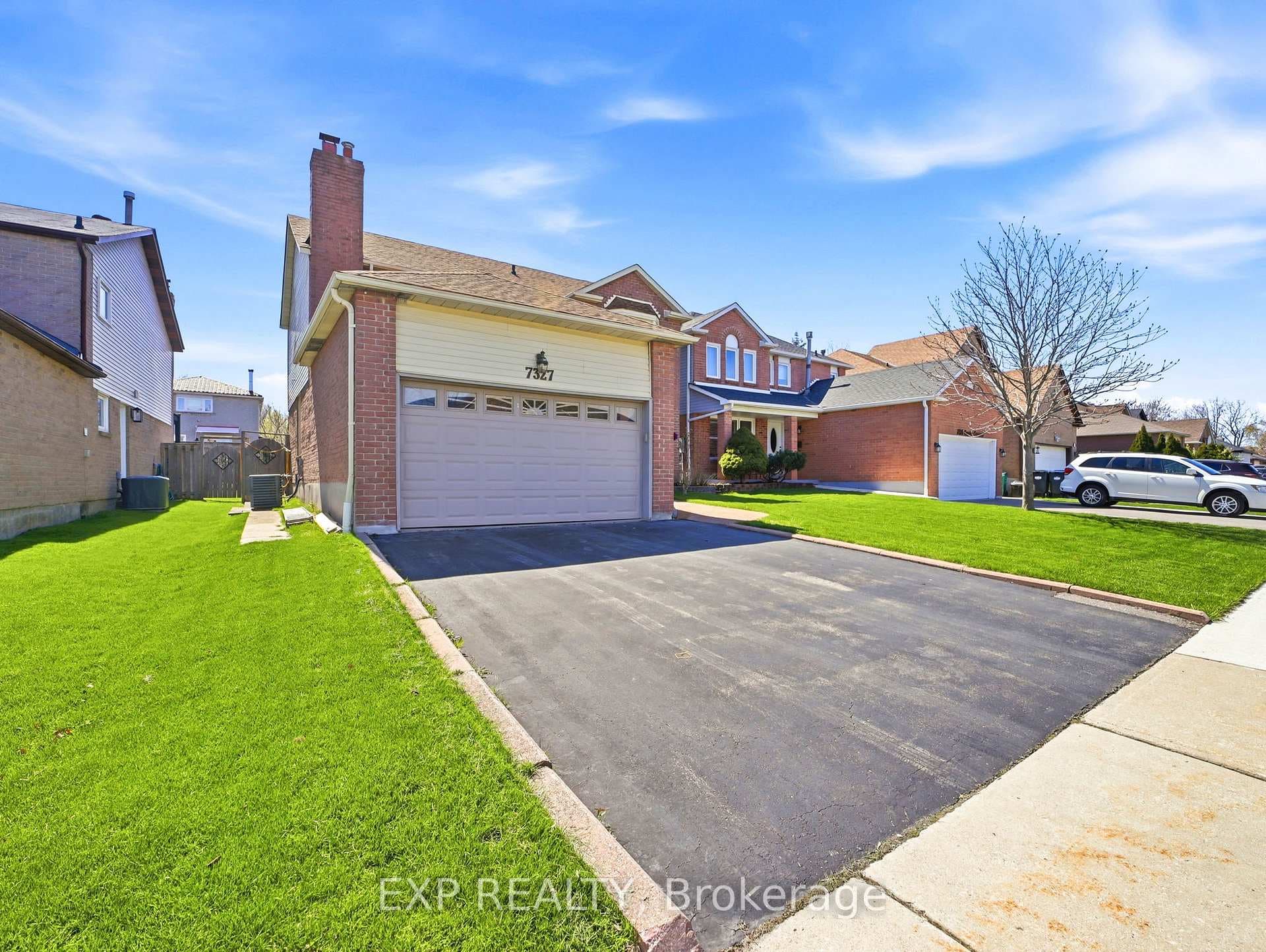 7327 Corrine Crescent photo 3
