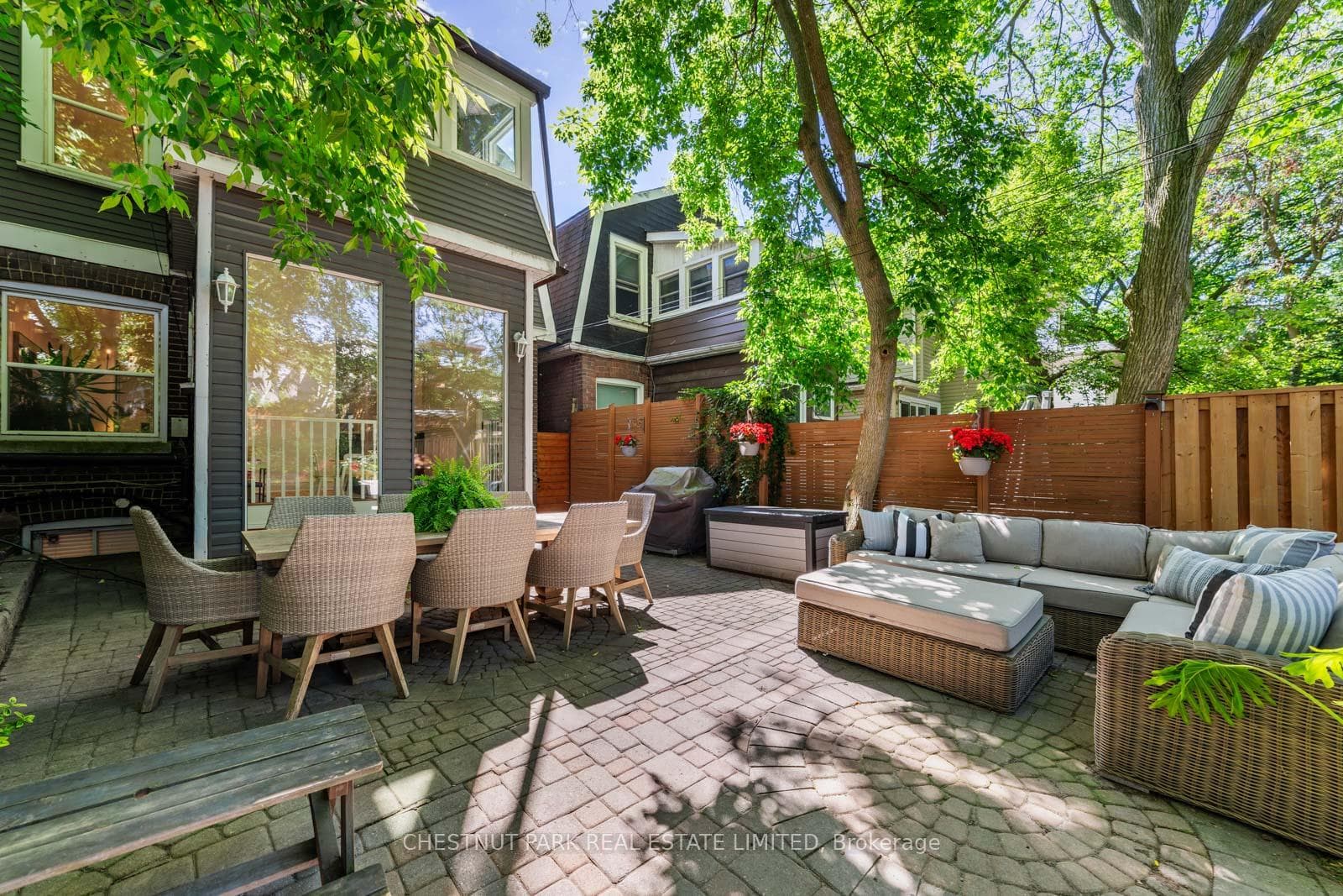 266 Waverley Road photo 32