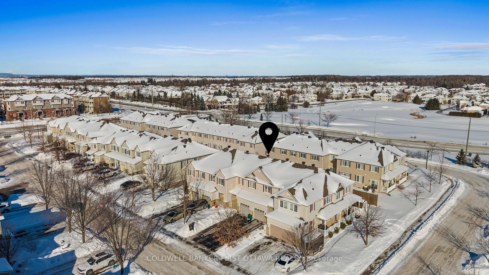 575 ASHBOURNE Crescent photo 30