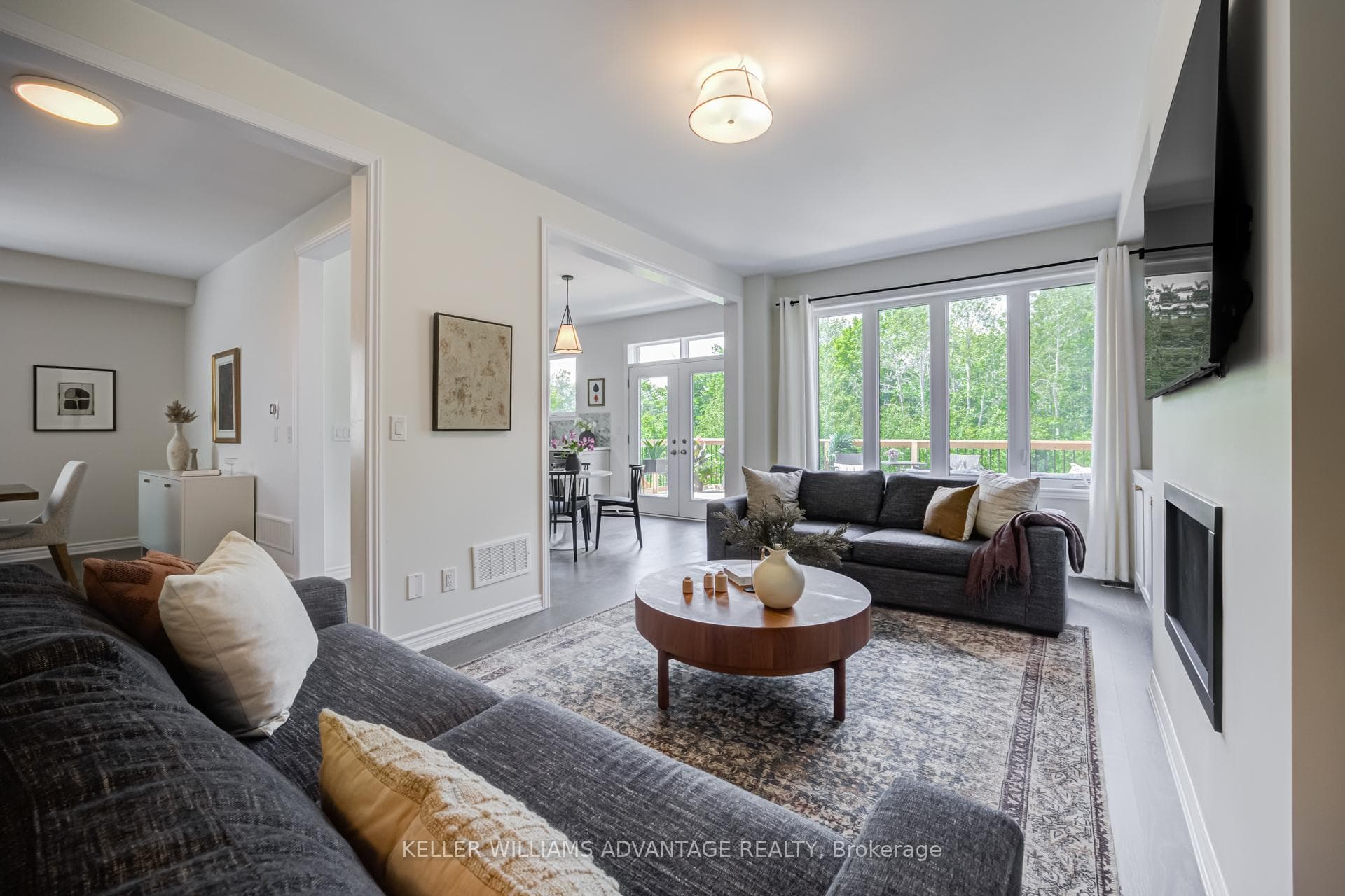46 Sutcliffe Drive photo 3