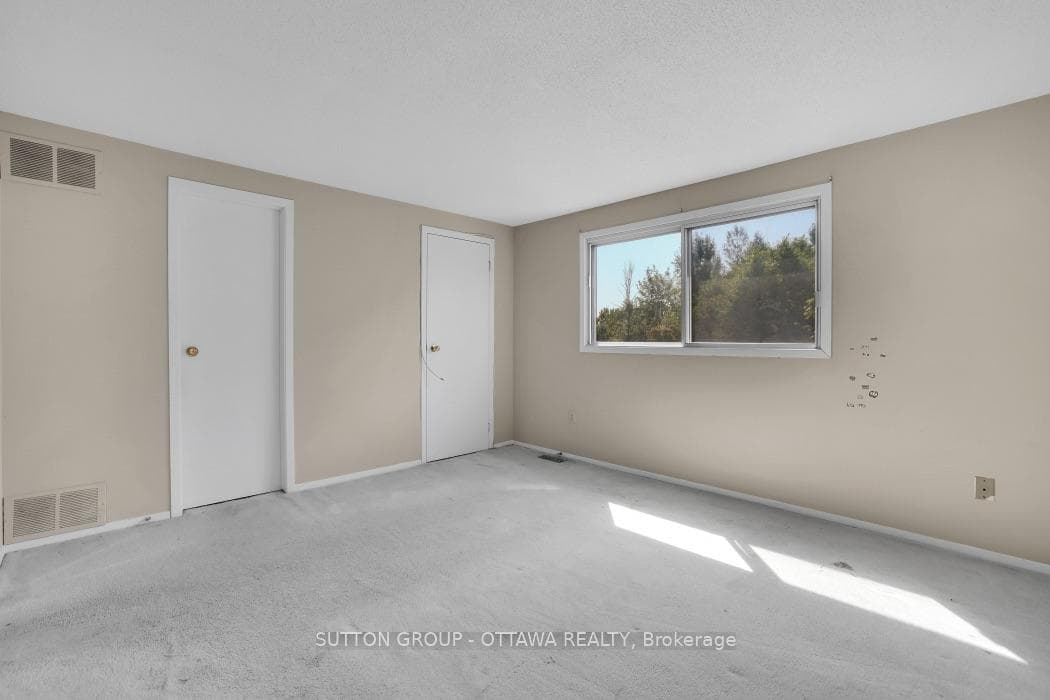 2014 Falkirk Crescent photo 17
