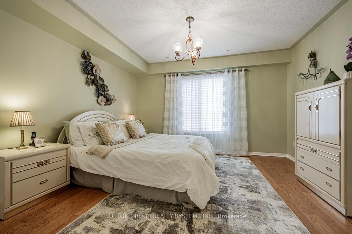 435 Hensall Circle Unit 203 photo 16