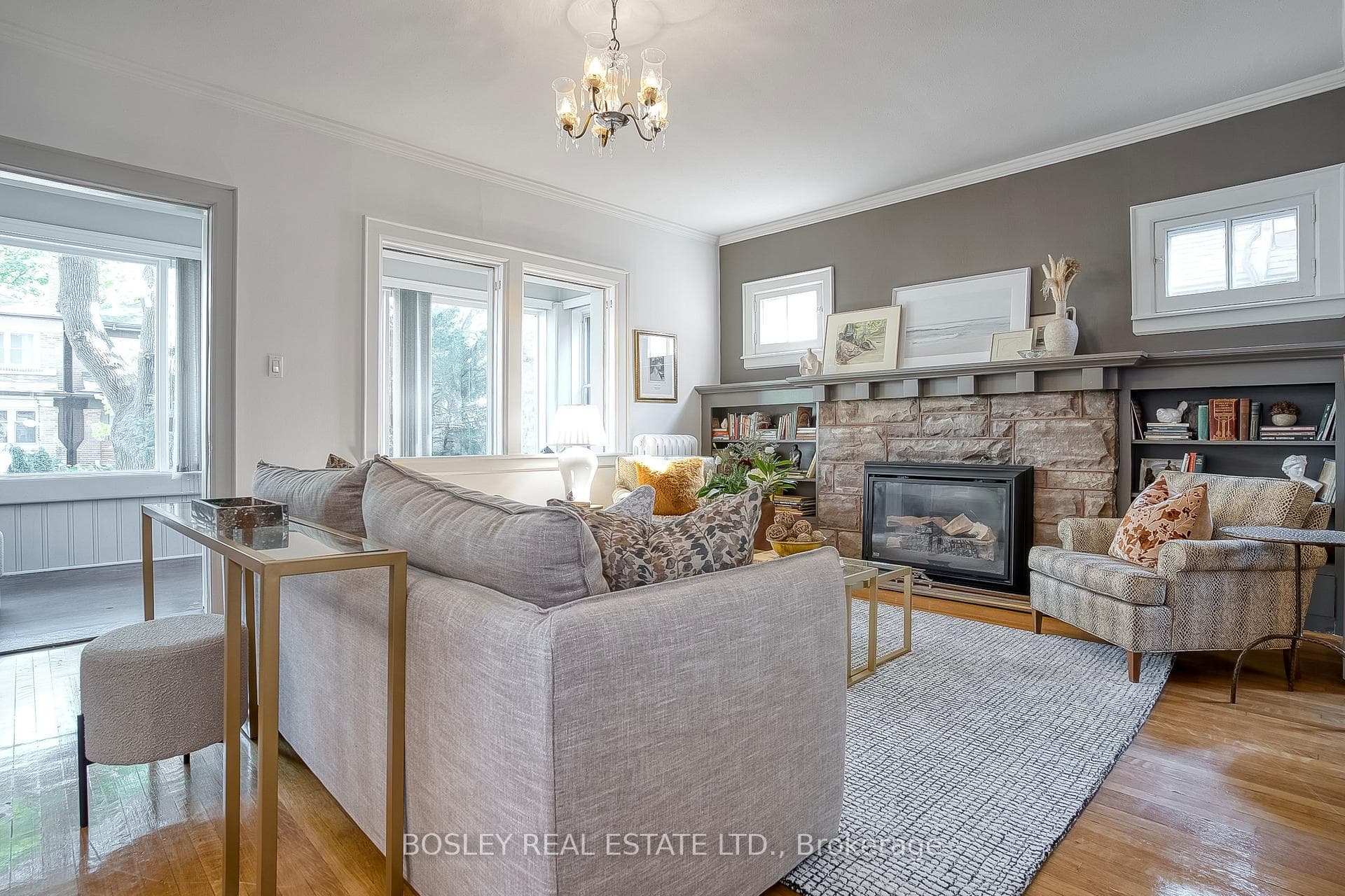 76 Evans Avenue photo 3