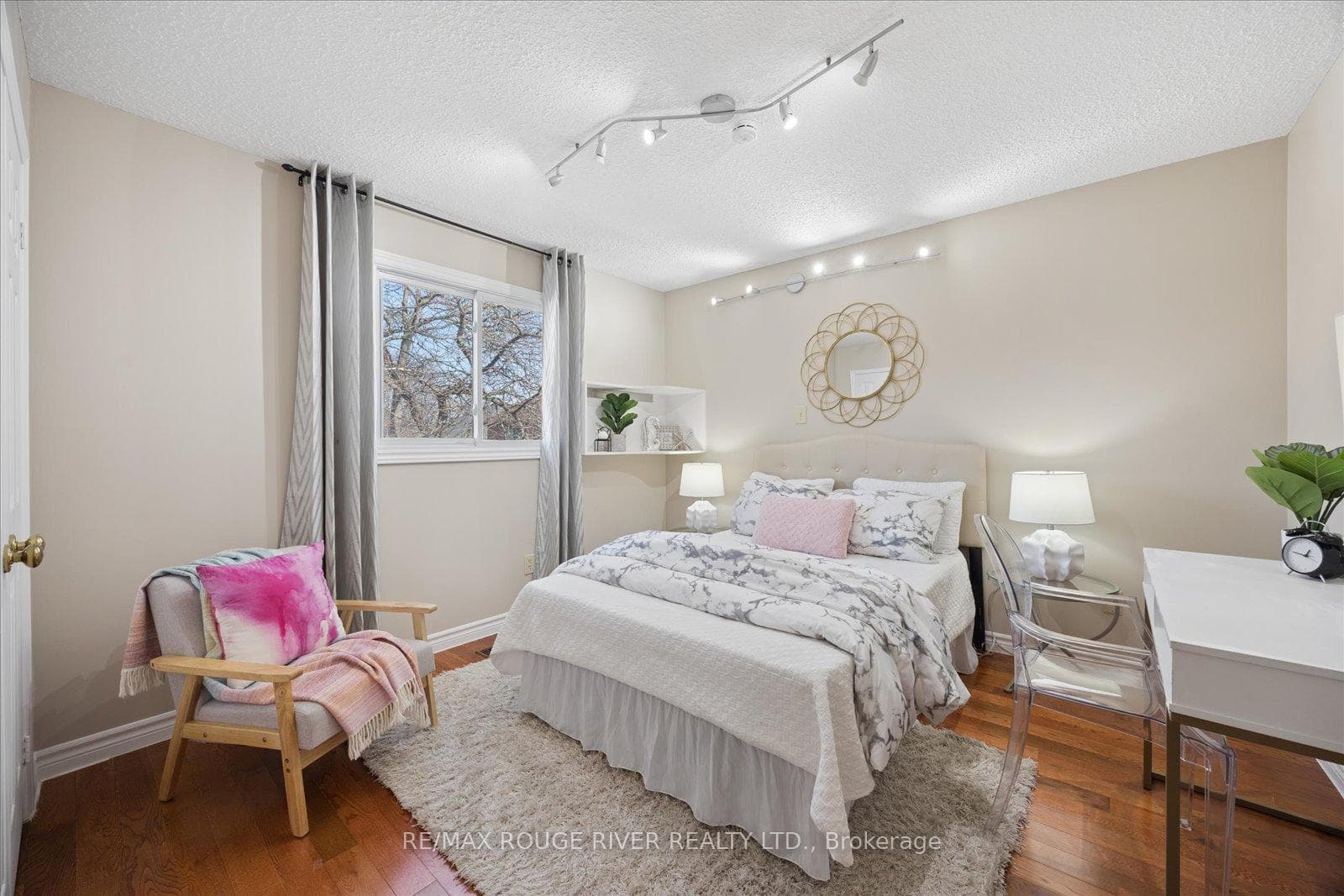 598 Maitland Drive photo 24