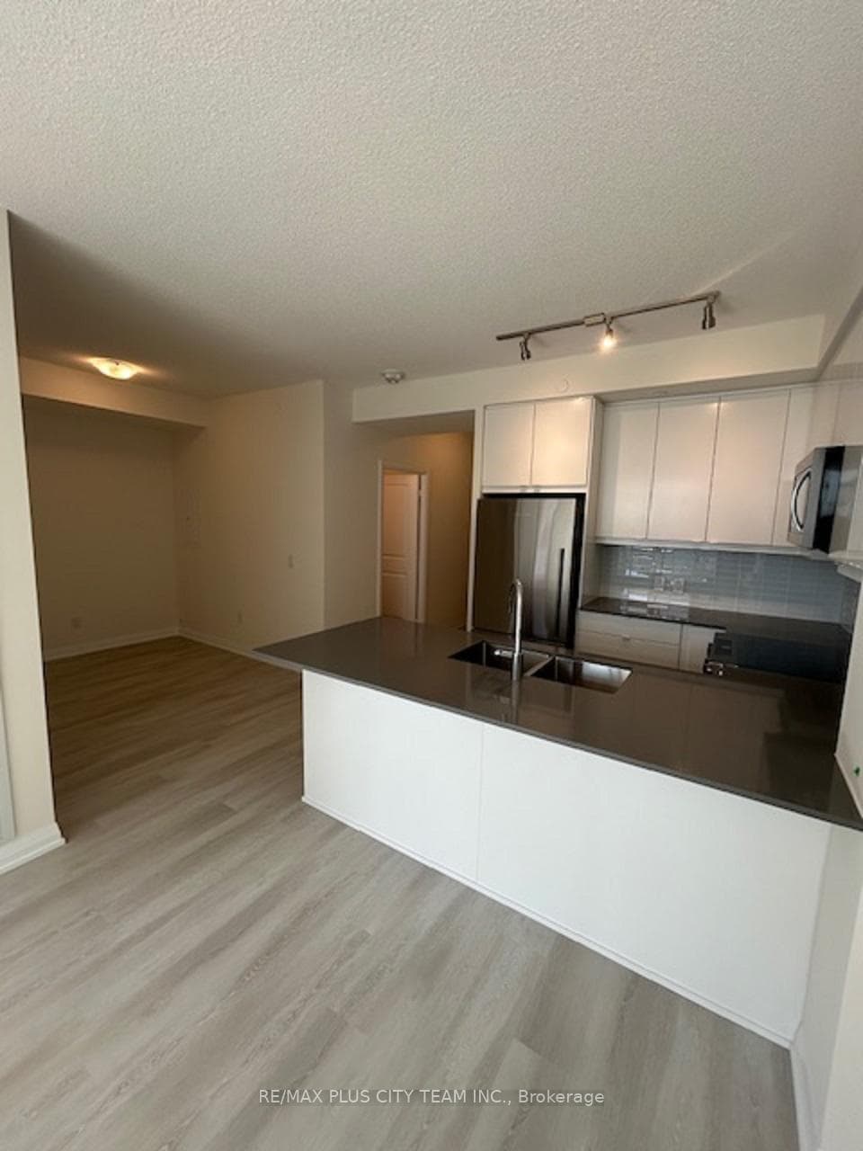3260 Sheppard Avenue Unit 709 photo 4