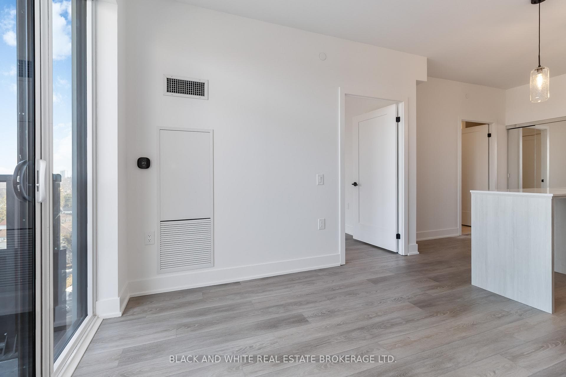 2088 James Street Unit 912 photo 9