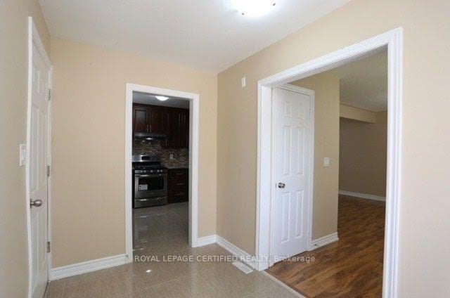66 Glenvale Boulevard photo 3