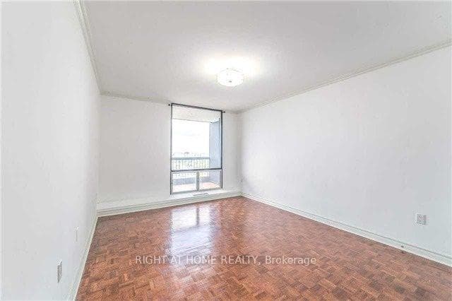 135 Antibes Drive Unit 2102 photo 8