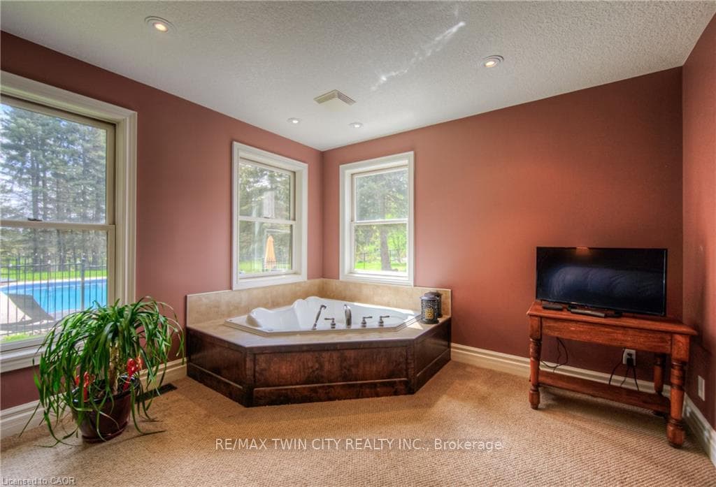 145 RIVERBANK Drive photo 21