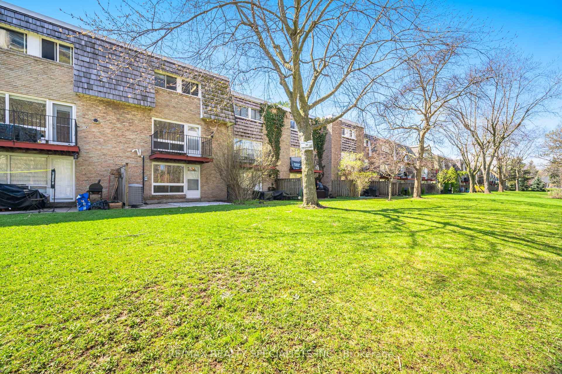 701 Burnhamthorpe Road Unit 106 photo 48
