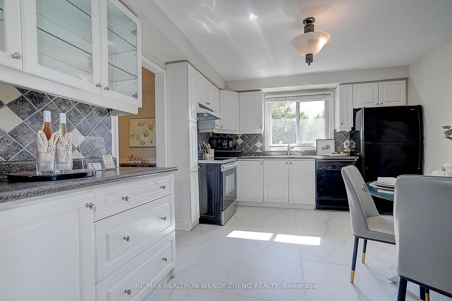 118 Henderson Avenue photo 12