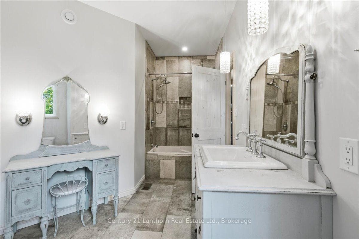 673 Lahey Road photo 31