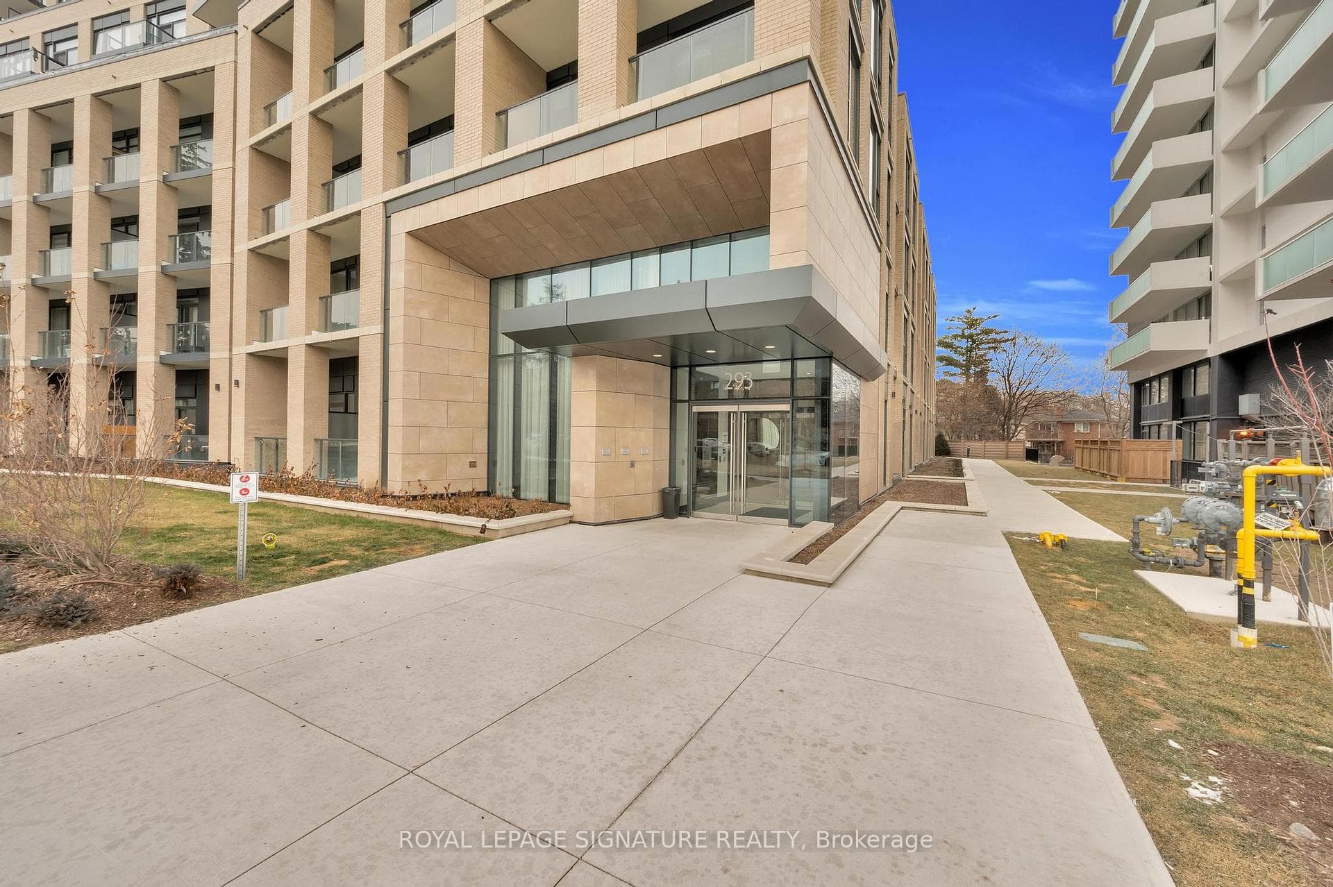 293 The Kingsway N/A Unit 111 photo 13