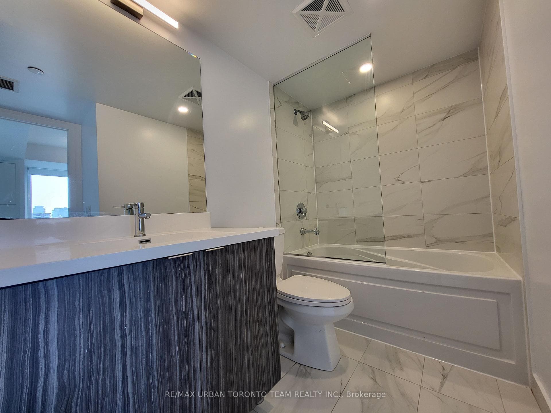219 Dundas Street Unit 1212 photo 15