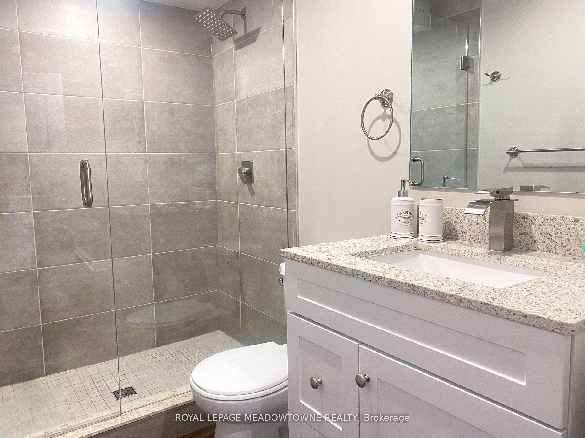 1269 Rose Way Unit Lower photo 15