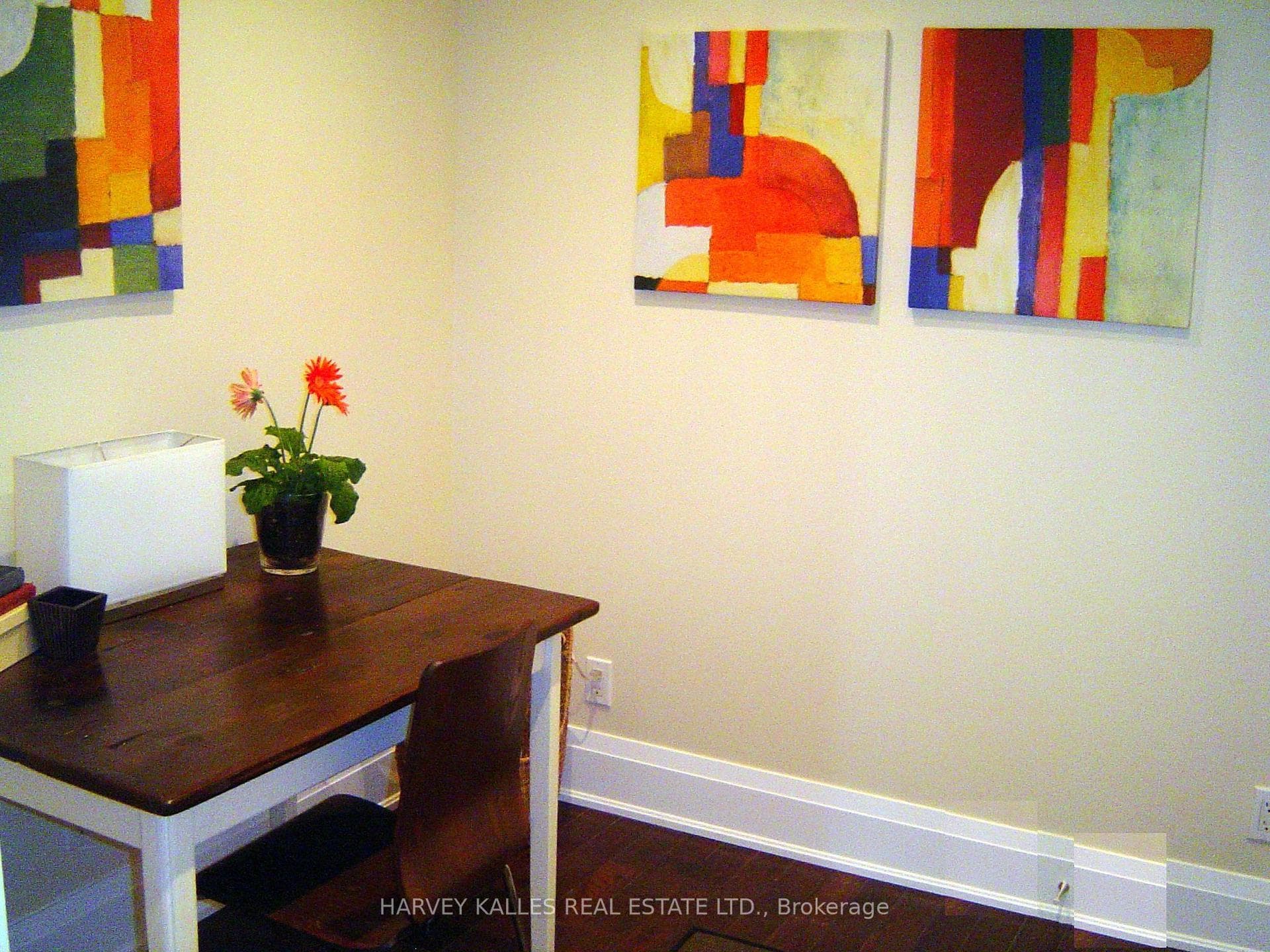 543 Palmerston Boulevard Unit 3 photo 9