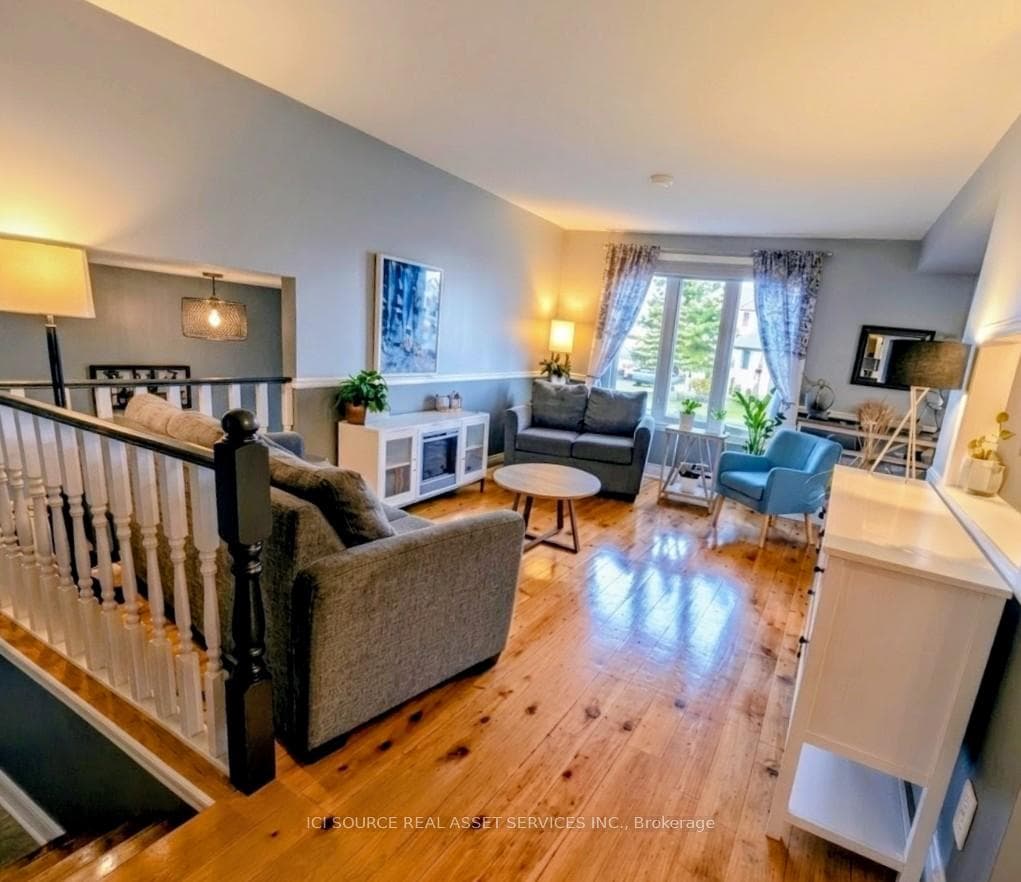 125 Autumnwood Crescent photo 5