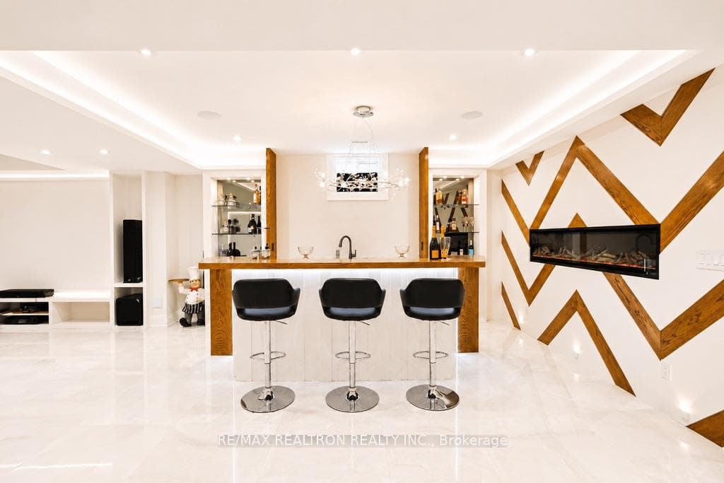 26 Sir Henry Court photo 29