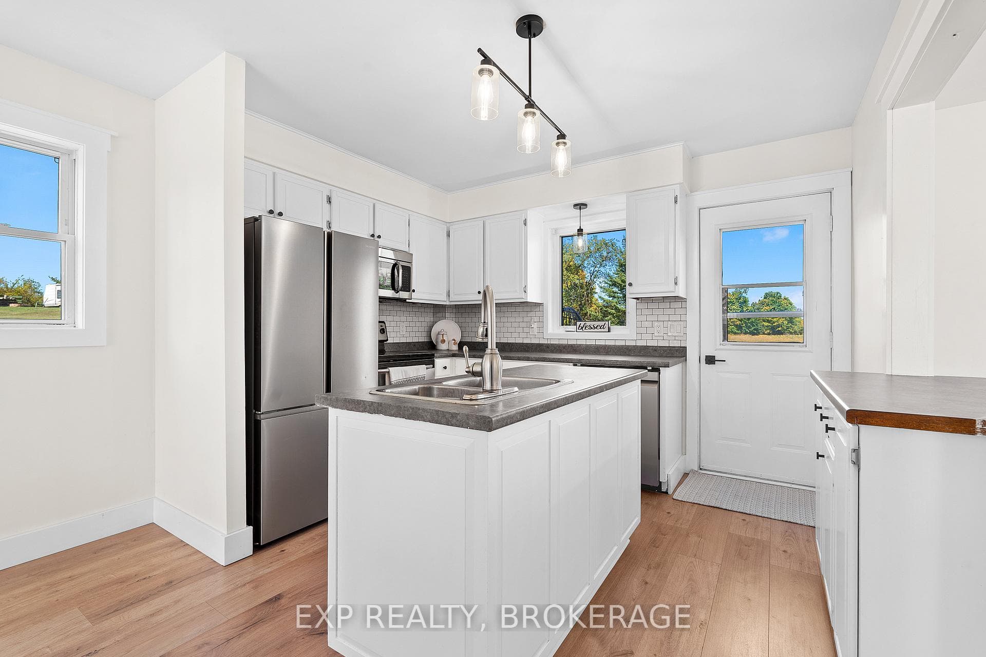 64 BERRY Road photo 14