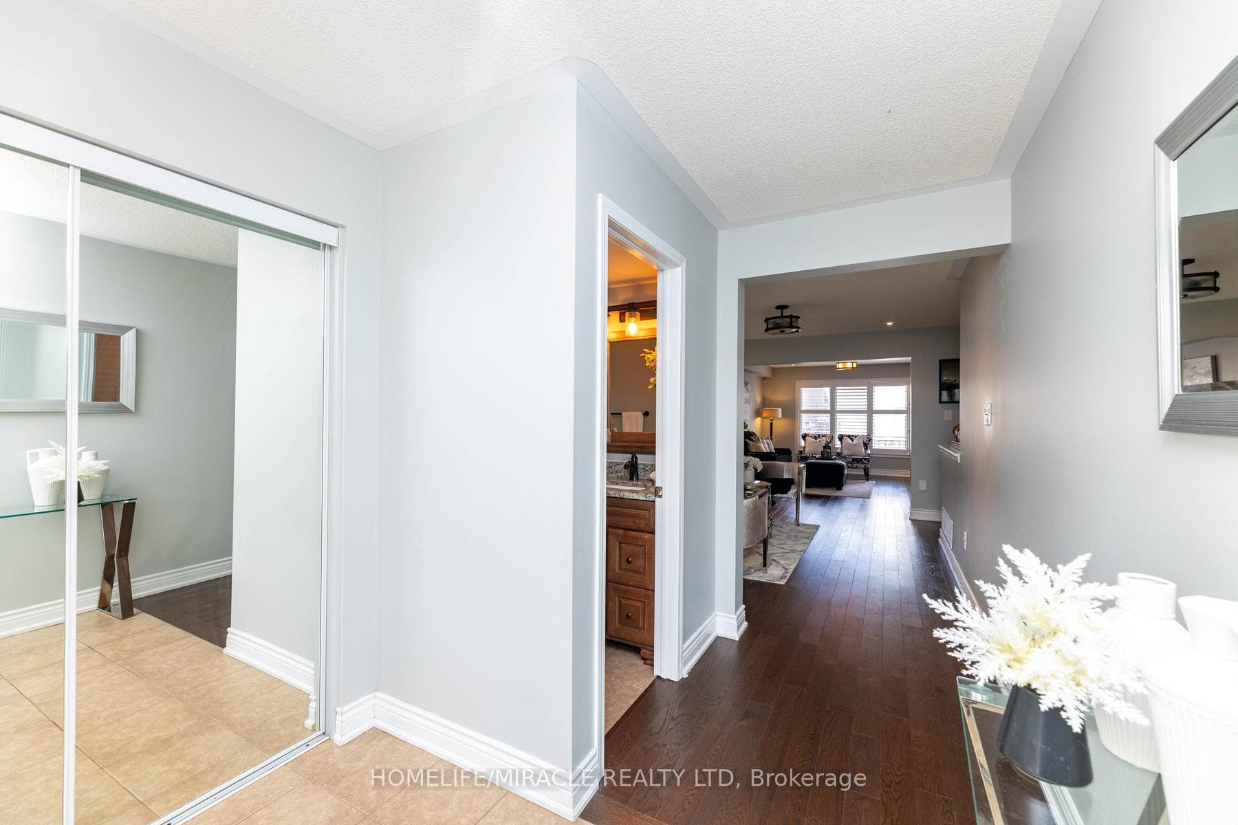 471 Mockridge Terrace photo 3