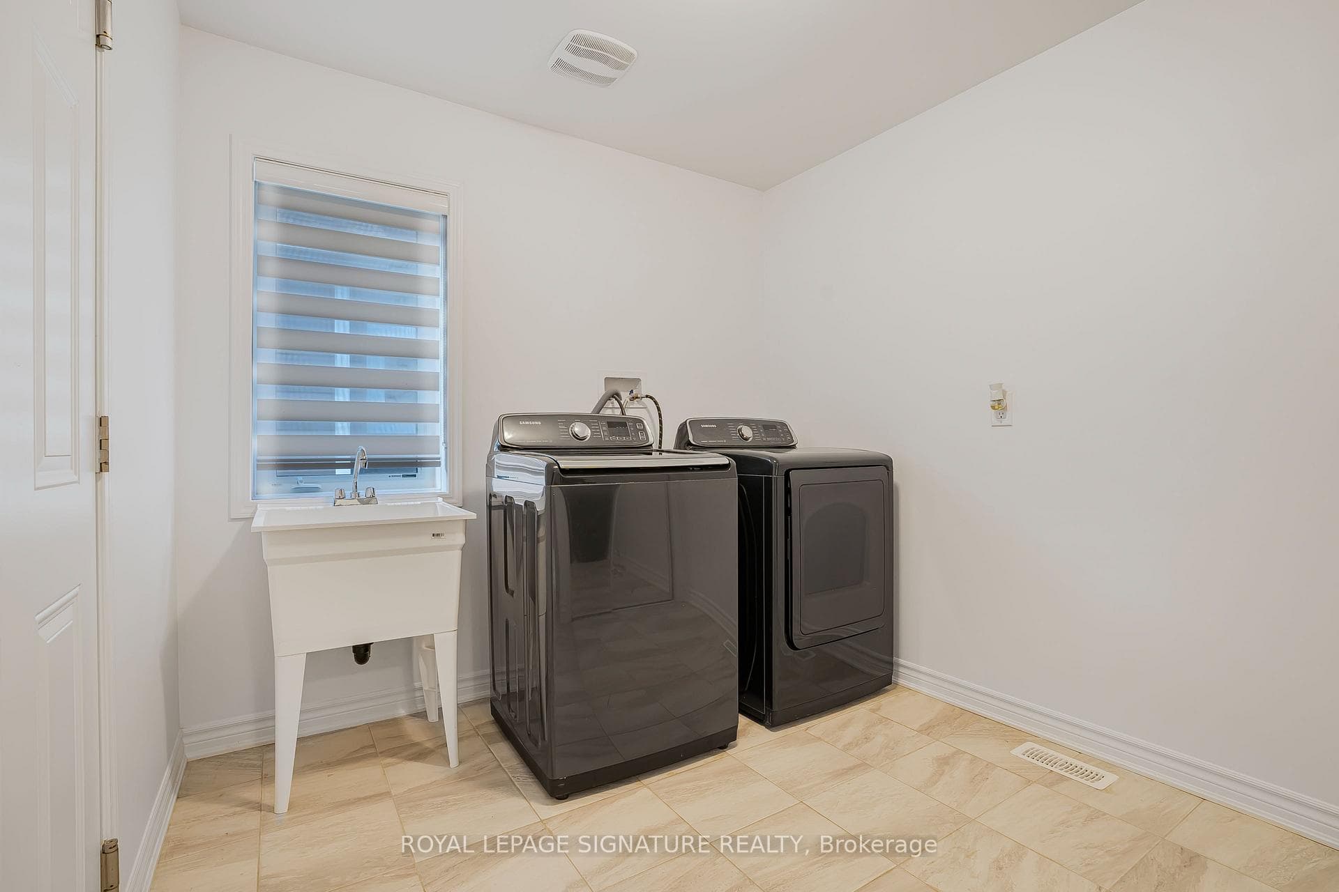 72 Chambery Street photo 13