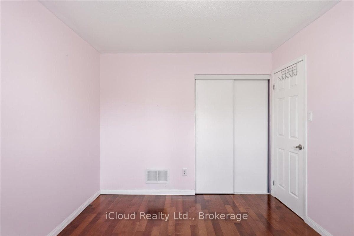 270 Whetham Heights photo 28