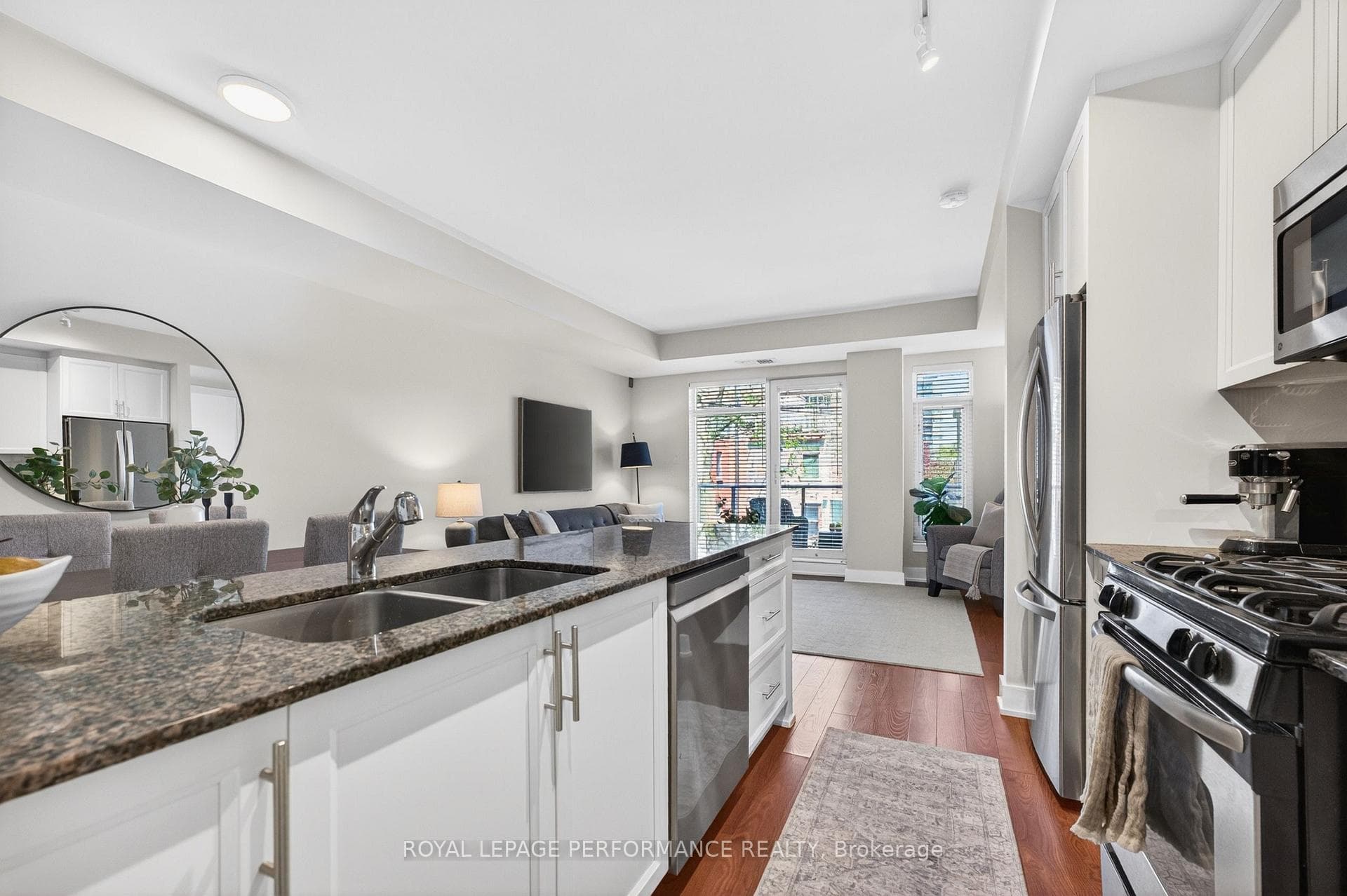 131 Holland Avenue Unit 203 photo 15