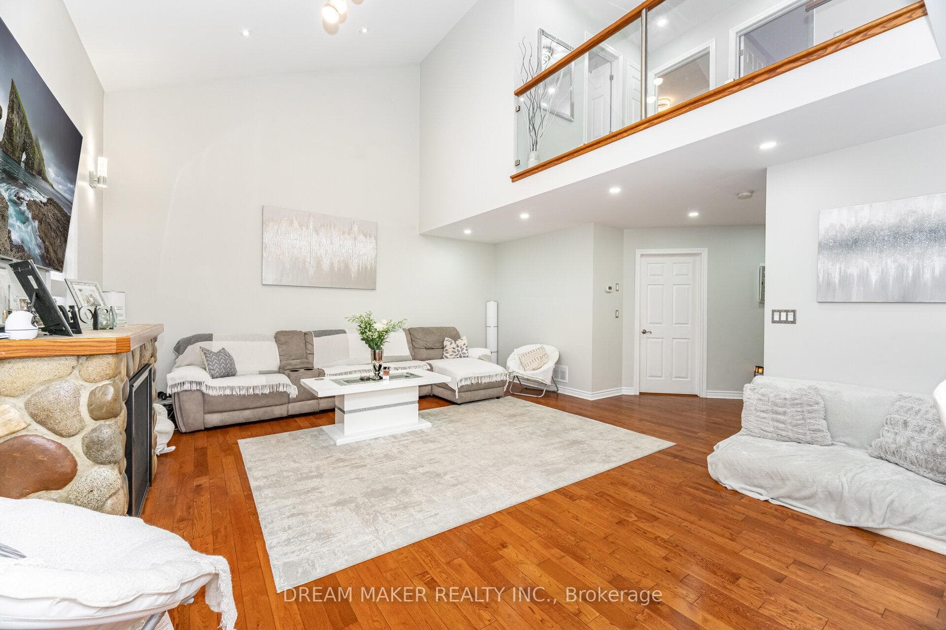 756 Third Avenue photo 10