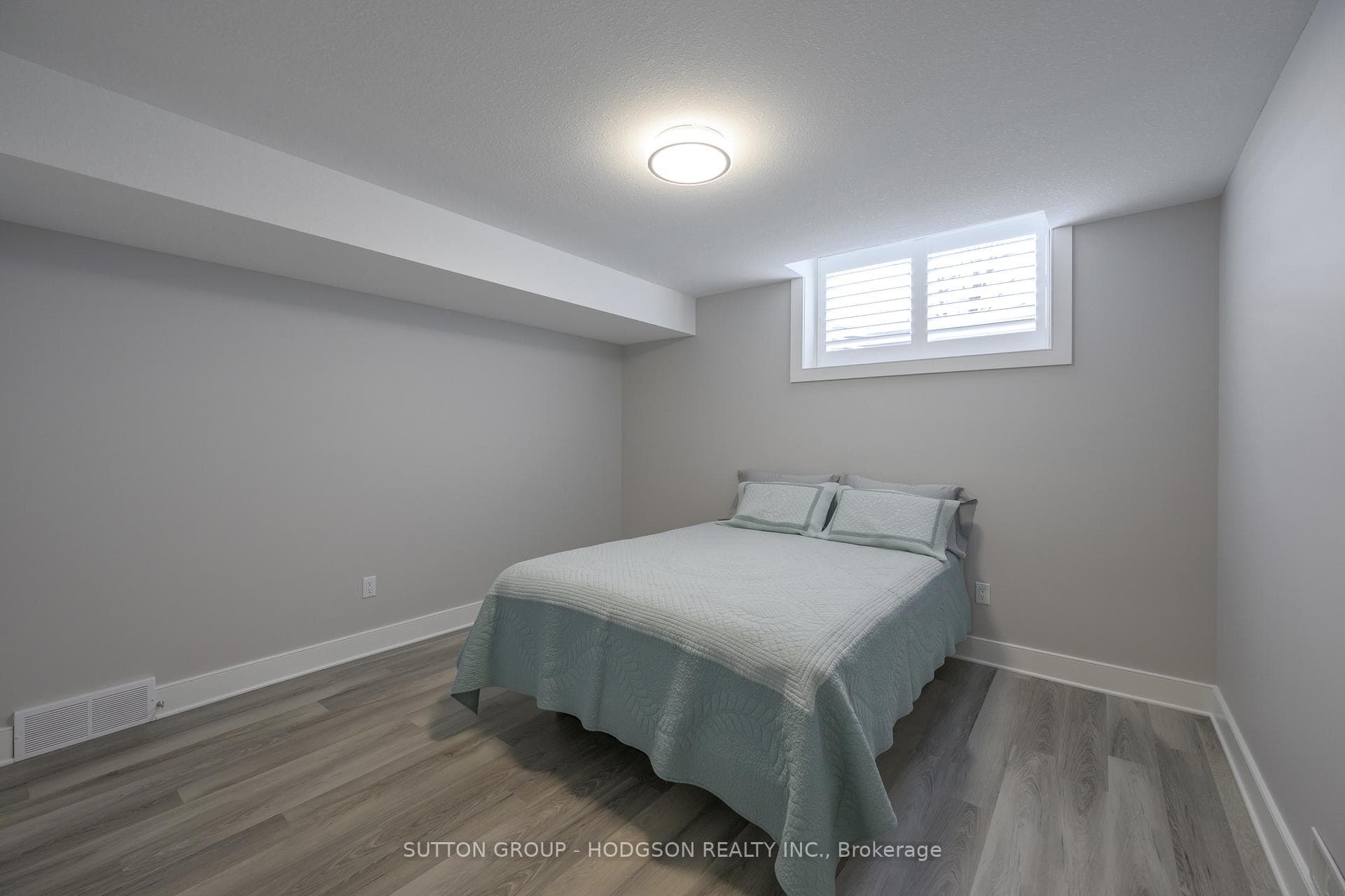 2662 Sandra Post Crescent photo 37