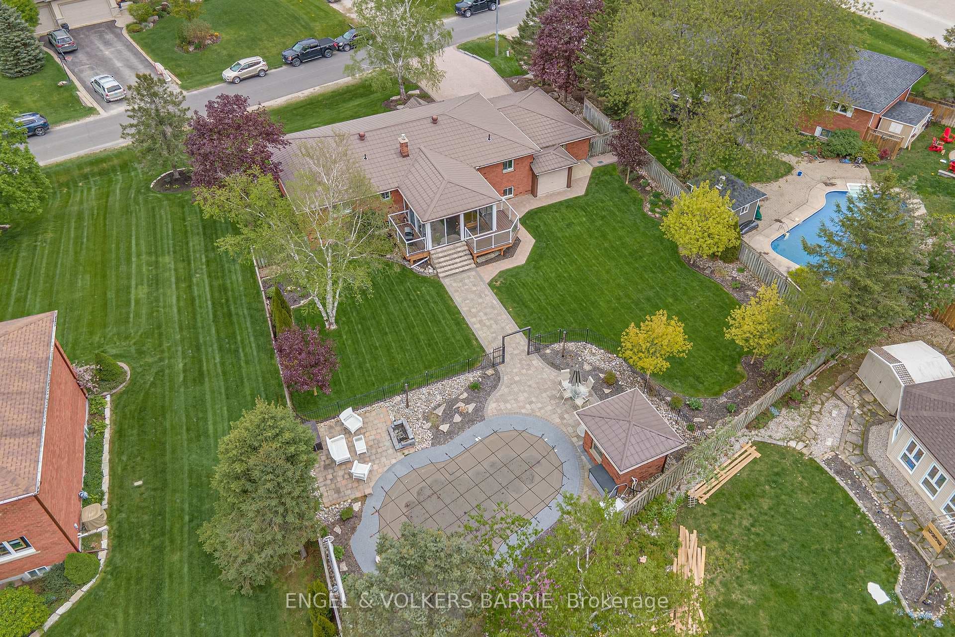 19 Lilac Lane photo 37