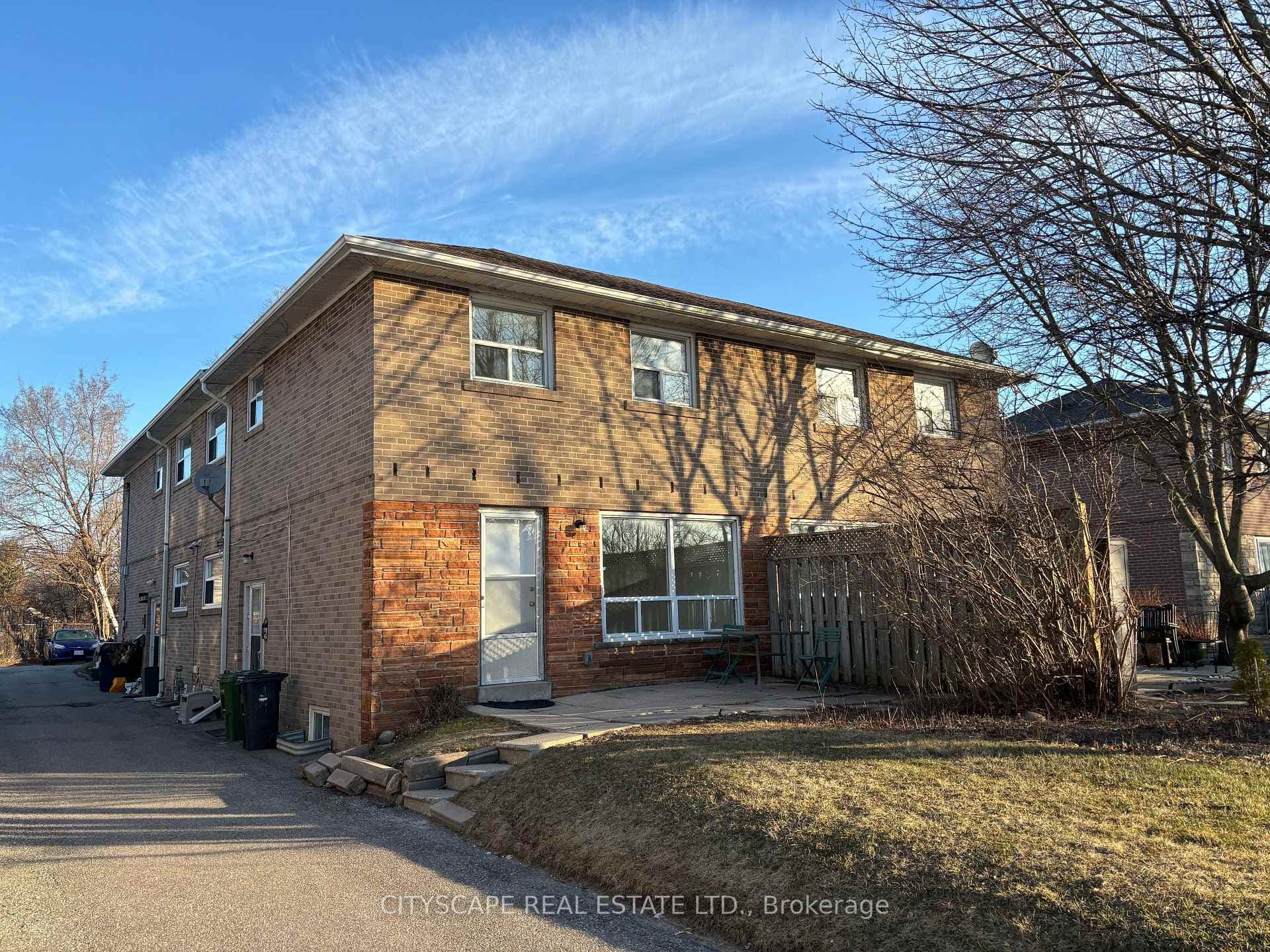 116 Guildwood Parkway photo 1