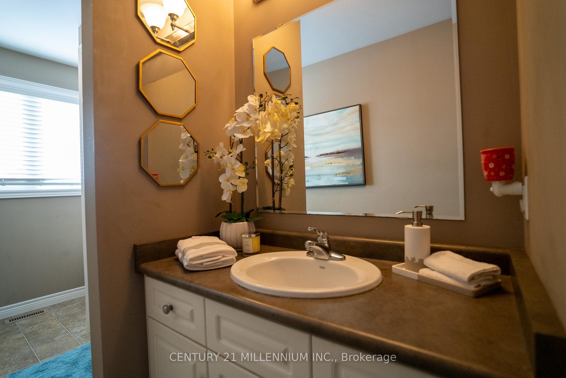 660 Normandy Drive photo 23