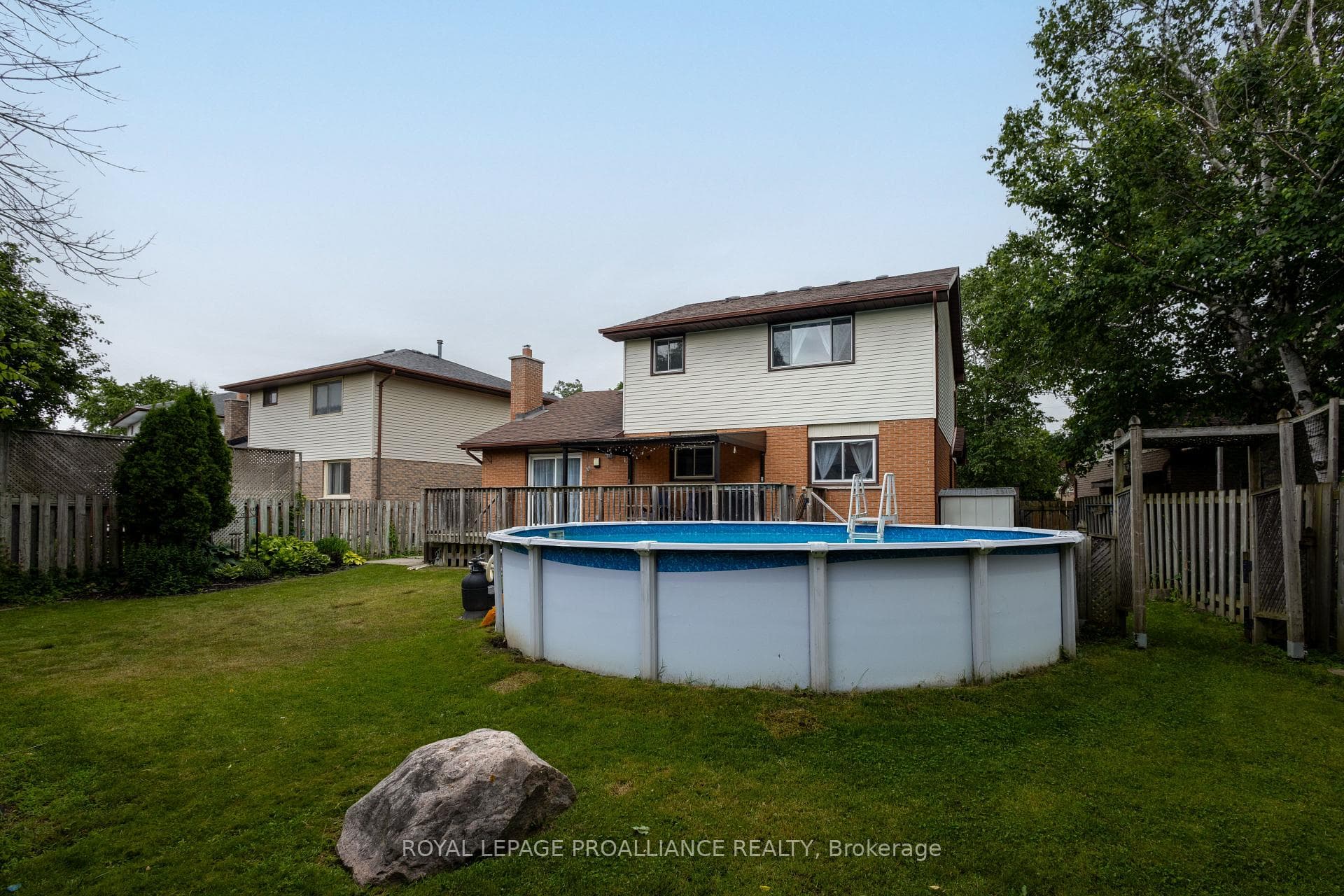 60 Beverley Crescent photo 3