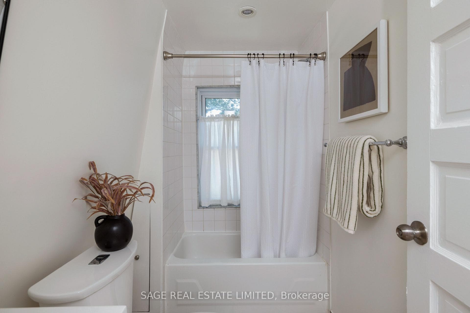 250 Springdale Boulevard photo 36